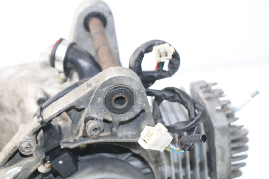 photo de MOTOR PEUGEOT STREETZONE 2T 50 (2014 - 2019) - Estado de la superficie y material