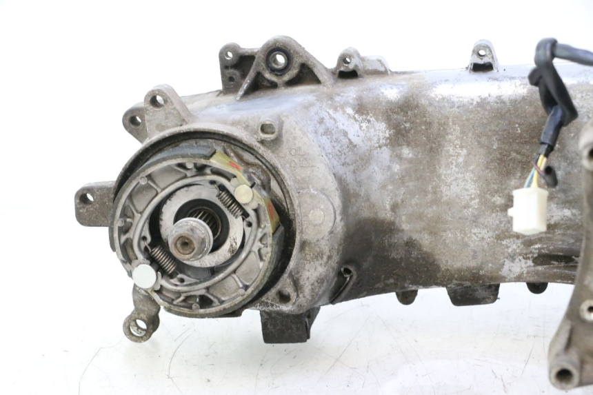 photo de MOTOR PEUGEOT STREETZONE NAKED 2T 50 (2014 - 2018) - Ángulo de visión alternativo