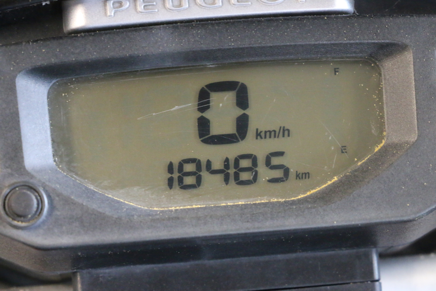photo de MOTOR PEUGEOT STREETZONE NAKED 2T 50 (2014 - 2018) - Zoom estado de uso