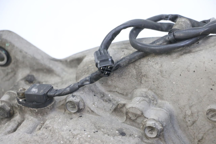 photo de MOTOR SUZUKI BURGMAN 125 (2018 - 2021) - Detalles de los puntos de fijación