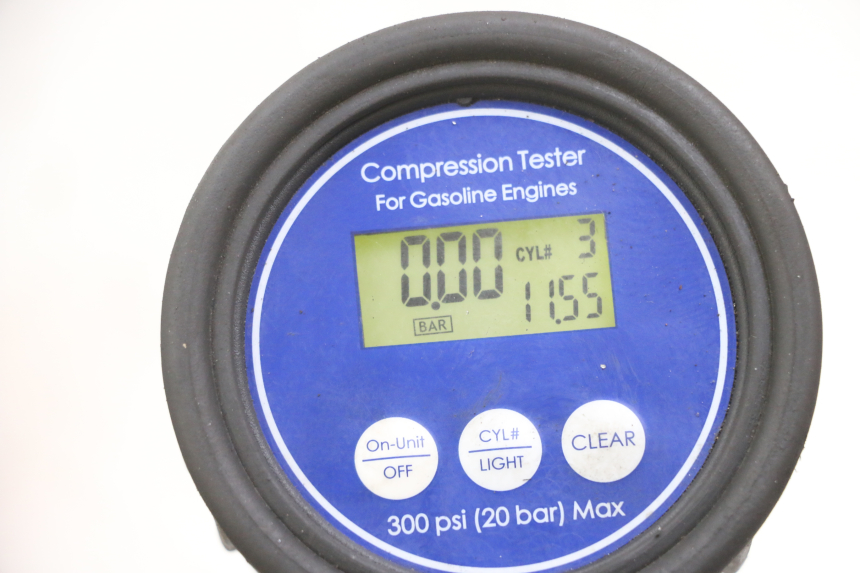 photo de MOTOR SUZUKI GSX F GSXF 650 (2007 - 2015) - Detalles de los puntos de fijación