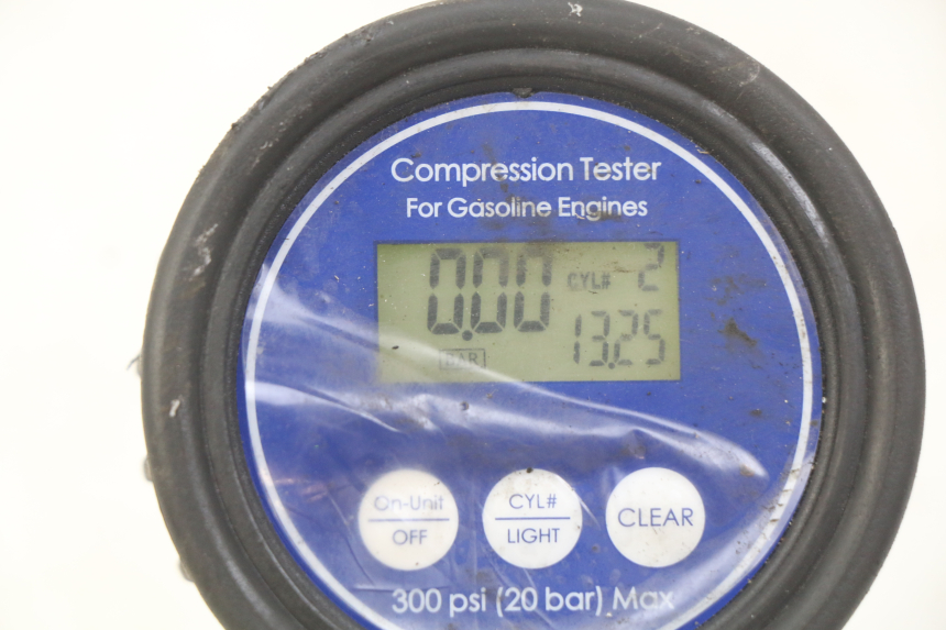 photo de MOTOR SUZUKI SV S 650 (1999 - 2002) - Enfoque en la estructura