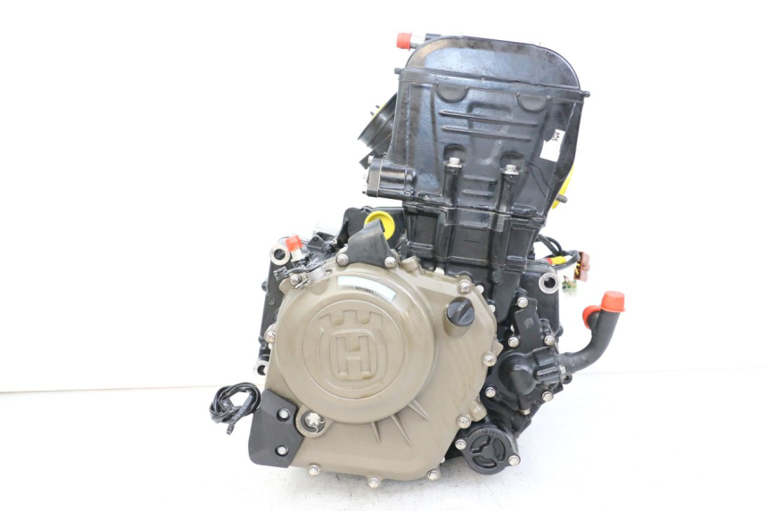 photo de MOTOR HUSQVARNA SVARTPILEN 401 (2018 - 2023) - Enfoque en la estructura