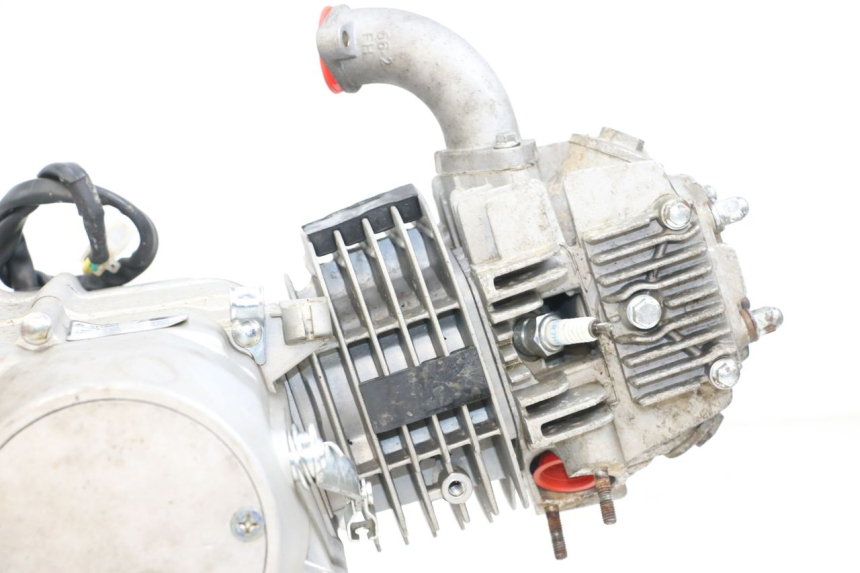 photo de MOTOR MINI MX SX 125 - Estado de la superficie y material