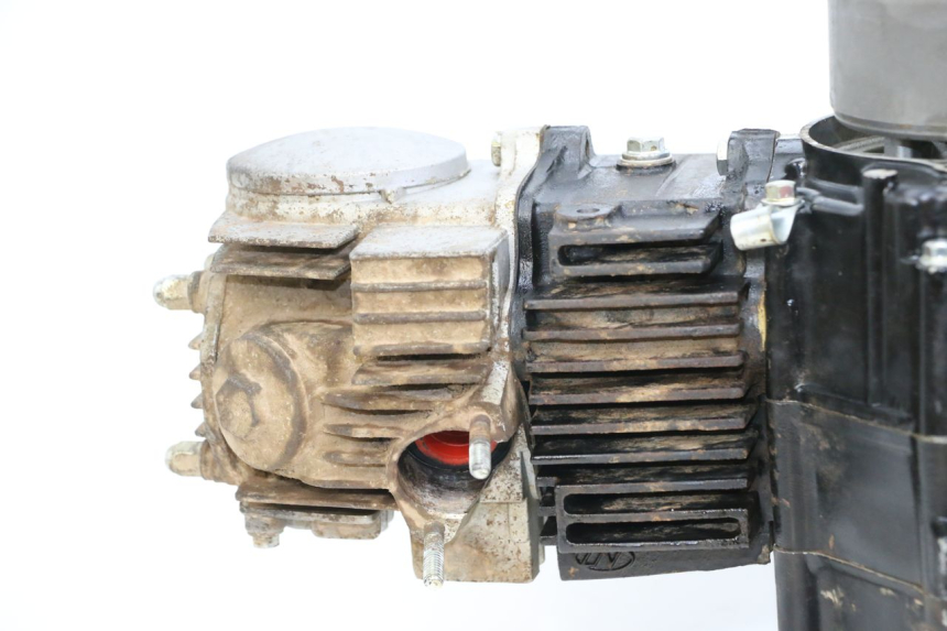 photo de MOTOR NITRO MOTORS THUNDER 125 - Zoom sobre los componentes