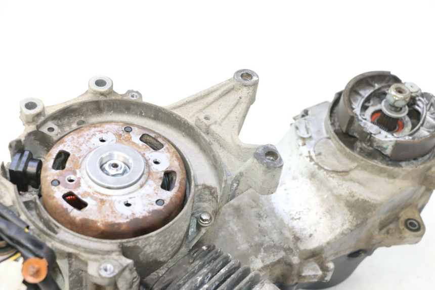 photo de MOTOR PEUGEOT TKR TREKKER FURIOUS 50 (2005 - 2014) - Otra perspectiva