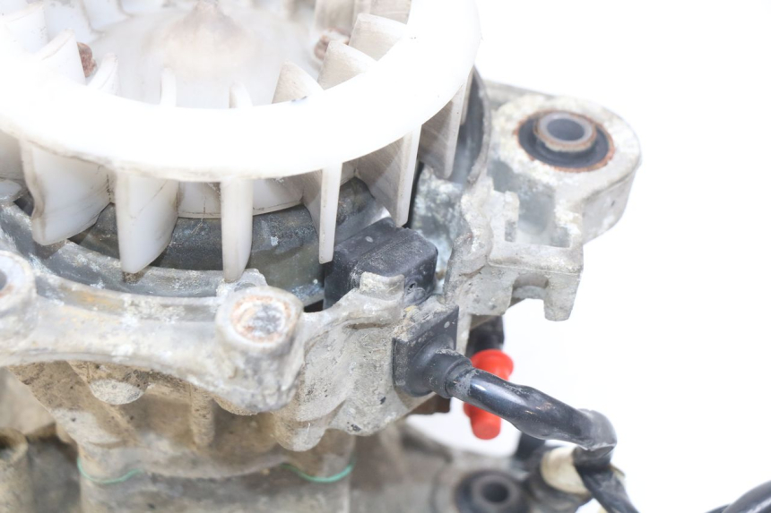 photo de MOTOR PEUGEOT TREKKER 50 (1998 - 2004) - Otra perspectiva