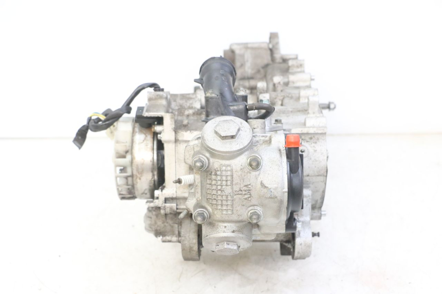 photo de MOTOR PEUGEOT TWEET 4T 50 (2014 - 2019) - Enfoque en la estructura