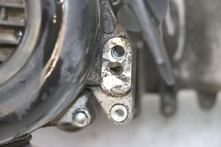 photo de MOTOR PEUGEOT TWEET 4T 50 (2018 - 2022) - Otra perspectiva