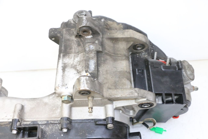 photo de MOTOR PEUGEOT TWEET 4T 50 (2018 - 2022) - Detalles de los puntos de fijación