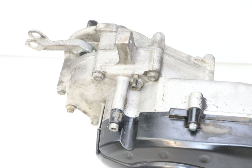 photo de MOTOR PEUGEOT TWEET 4T 50 (2018 - 2022) - Estado de la superficie y material