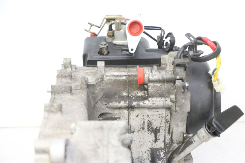 photo de MOTOR PEUGEOT TWEET PRO EFI 4T 50 (2021 - 2022) - Zoom sobre los componentes