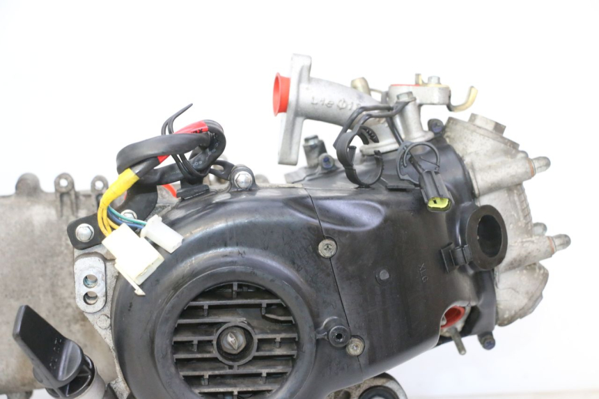 photo de MOTOR PEUGEOT TWEET PRO EFI 4T 50 (2021 - 2022) - Inspección visual detallada