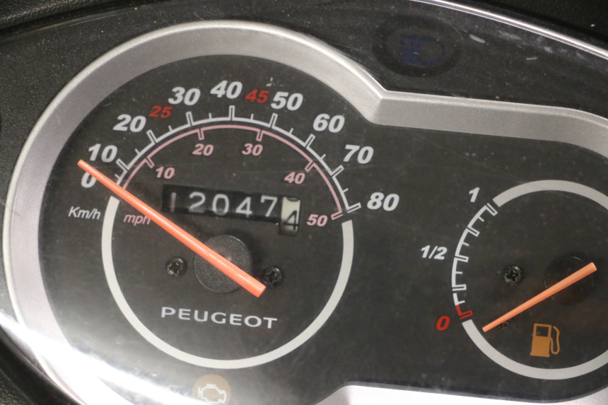 photo de MOTOR PEUGEOT TWEET PRO EFI 4T 50 (2021 - 2022) - Otra perspectiva