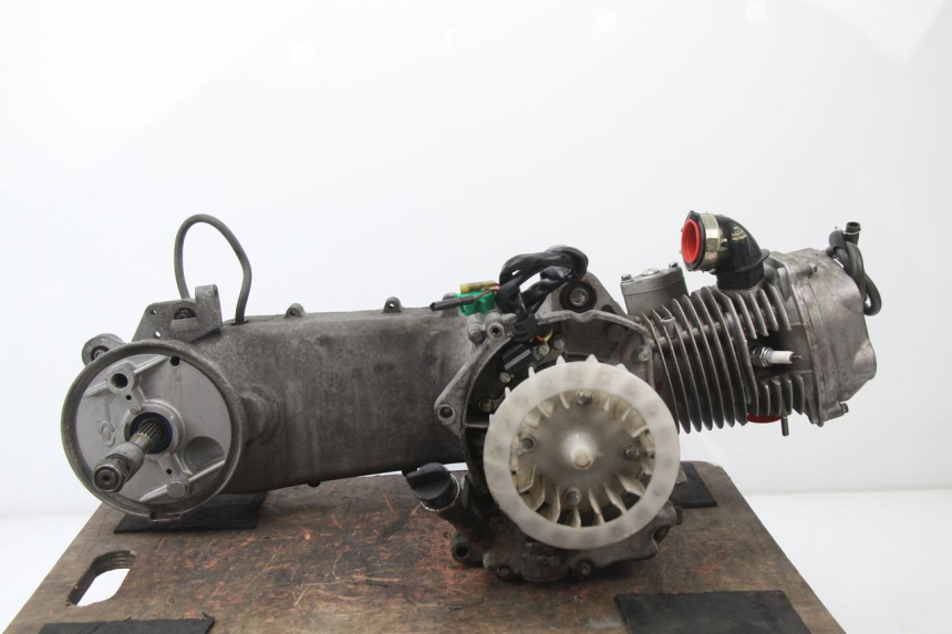 photo de MOTOR REVATTO URBA GT 125 (2007 - 2017) - Detalles de los puntos de fijación