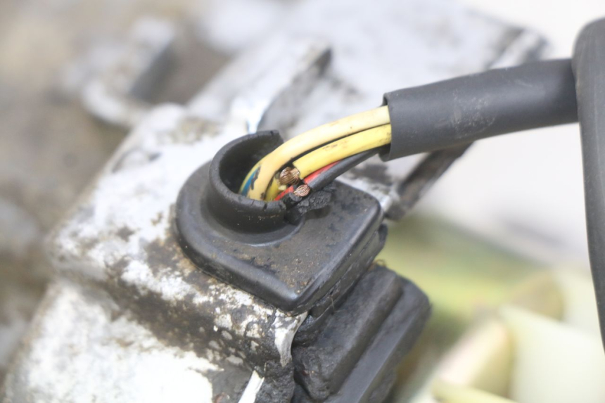 photo de MOTOR PEUGEOT V-CLIC VCLIC 50 (2007 - 2013) - Detalles de los puntos de fijación