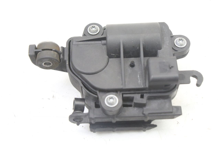 photo de MOTOR VALVULAS ESCAPE BMW S RR ABS S1000RR 1000 (2015 - 2018) - Primer plano técnico