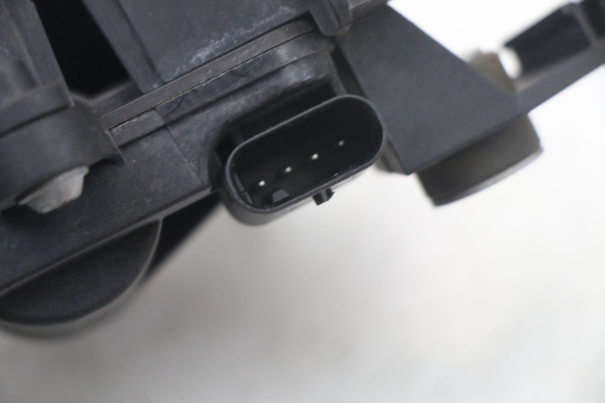 photo de MOTOR VALVULAS ESCAPE BMW S RR ABS S1000RR 1000 (2015 - 2018) - Otra perspectiva