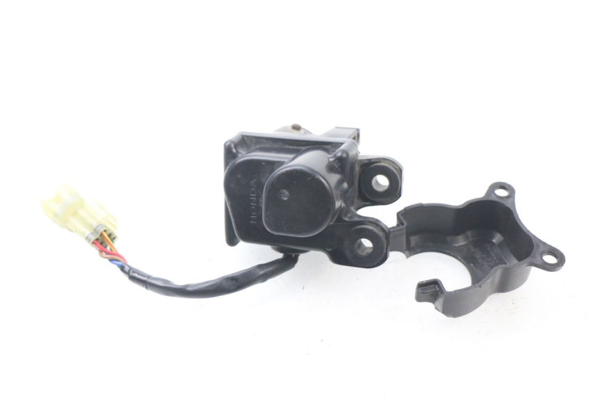 photo de MOTOR VALVULAS ESCAPE HONDA CBR RR FIREBLADE 1000 (2006 - 2007) - Primer plano técnico