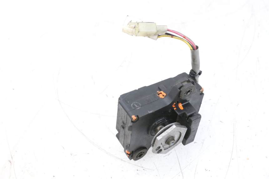 photo de MOTOR VALVULAS ESCAPE SUZUKI GSXR GSX-R 1000 (2003 - 2004) - Detalles de los puntos de fijación