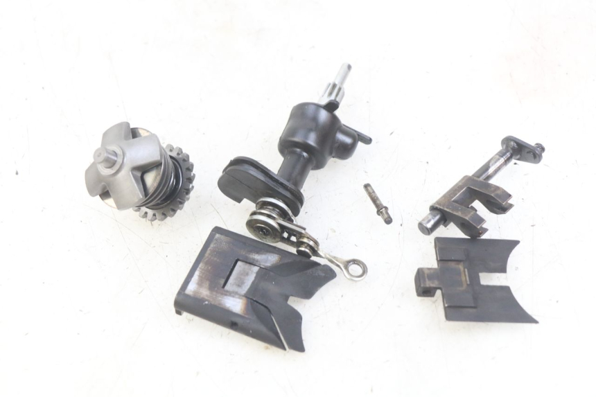 photo de MOTOR VALVULAS ESCAPE KAWASAKI KX 85 (2001 - 2013) - Primer plano técnico