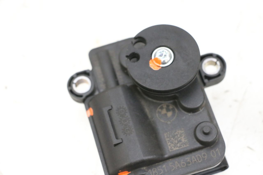 photo de MOTOR VALVULAS ESCAPE BMW R GS 1250 (2021 - 2024) - Primer plano técnico