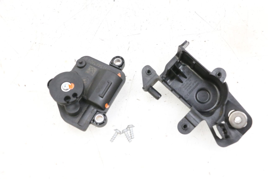 photo de MOTOR VALVULAS ESCAPE BMW R GS 1250 (2021 - 2024) - Detalles de los puntos de fijación