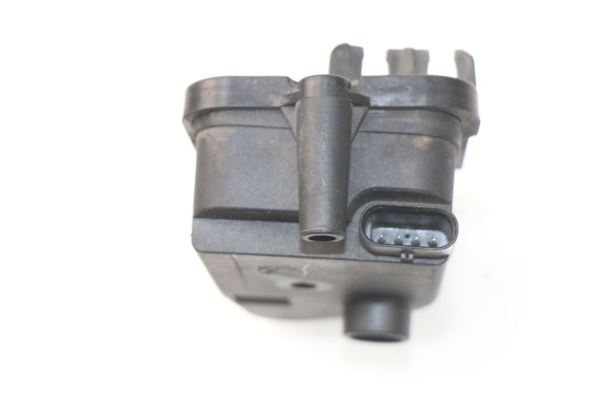 photo de MOTOR VALVULAS ESCAPE BMW S RR ABS S1000RR 1000 (2009 - 2011) - Otra perspectiva