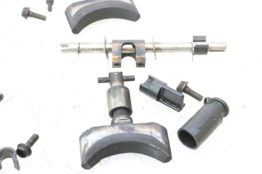 photo de MOTOR VALVULAS ESCAPE YAMAHA WAVE RUNNER GP R 1200 (2000 - 2003) - Marcados y referencias originales