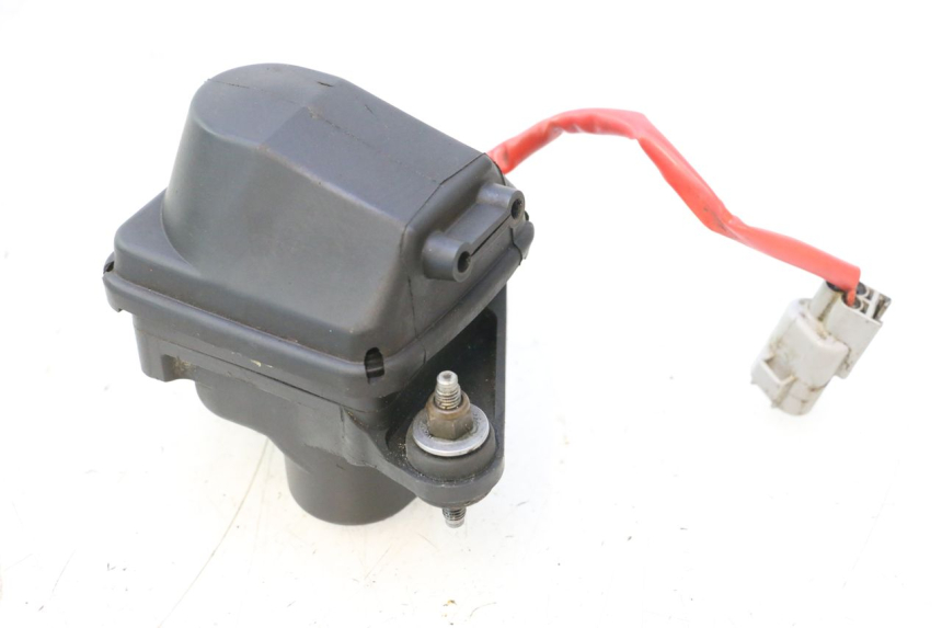 photo de MOTOR VALVULAS ESCAPE YAMAHA WAVE RUNNER GP R 1200 (2000 - 2003) - Detalle de la pieza