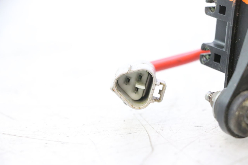 photo de MOTOR VALVULAS ESCAPE YAMAHA WAVE RUNNER GP R 1200 (2000 - 2003) - Otra perspectiva