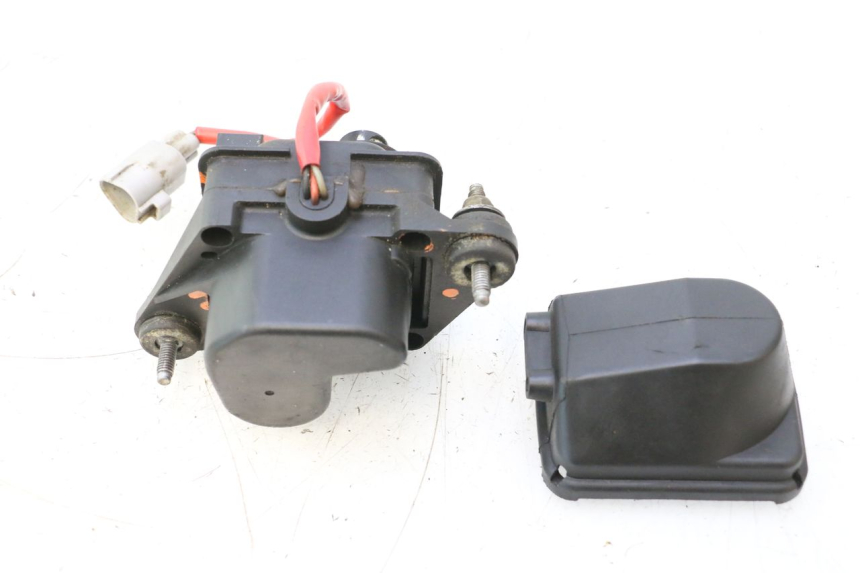 photo de MOTOR VALVULAS ESCAPE YAMAHA WAVE RUNNER GP R 1200 (2000 - 2003) - Primer plano técnico