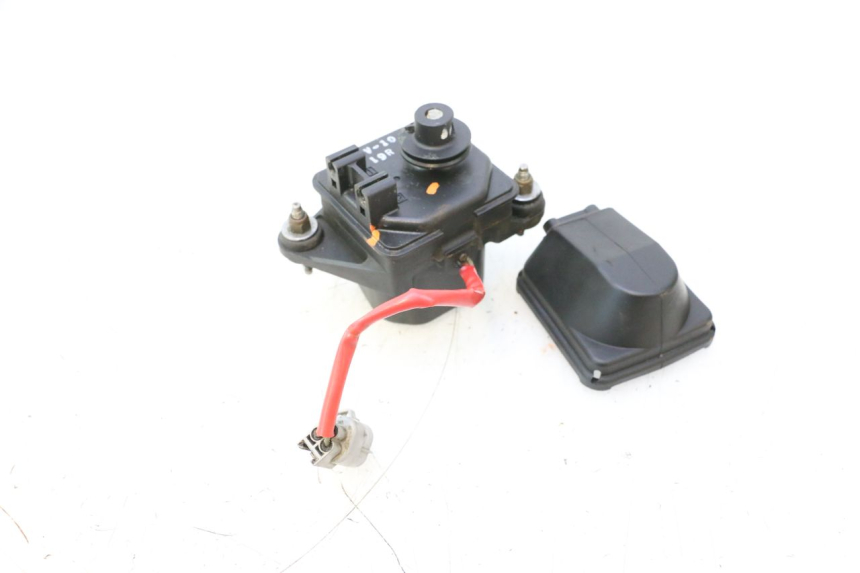 photo de MOTOR VALVULAS ESCAPE YAMAHA WAVE RUNNER GP R 1200 (2000 - 2003) - Detalles de los puntos de fijación