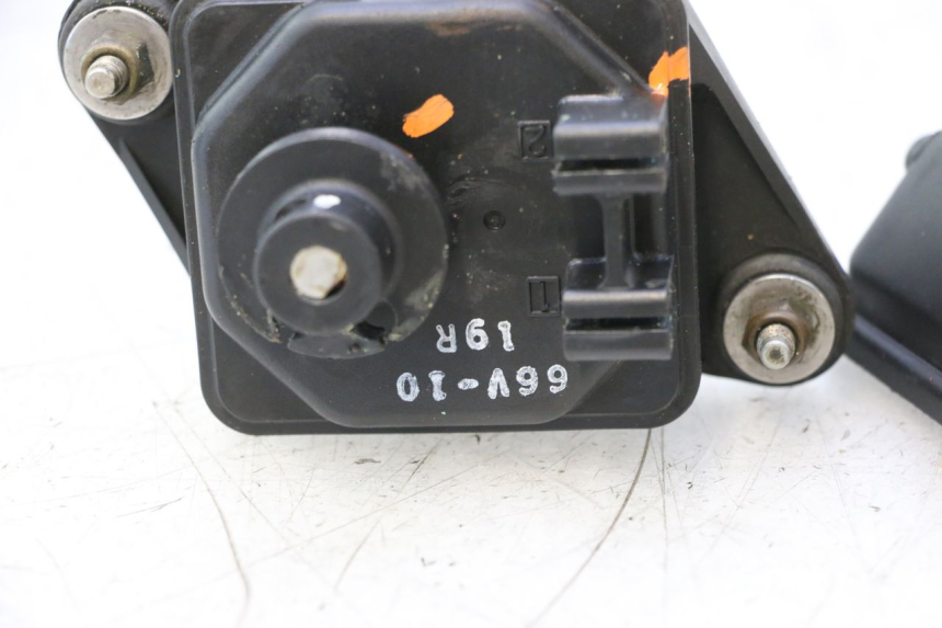 photo de MOTOR VALVULAS ESCAPE YAMAHA WAVE RUNNER GP R 1200 (2000 - 2003) - Estado de la superficie y material