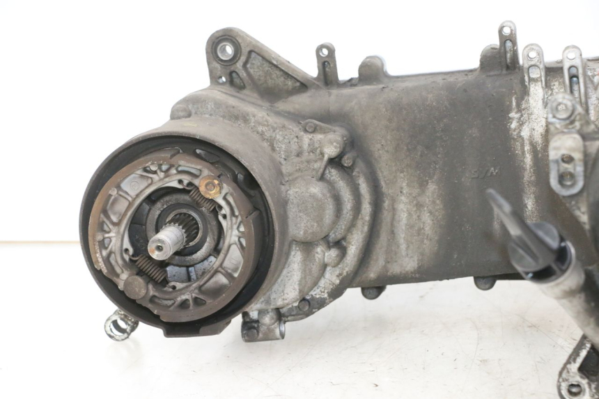 photo de MOTOR PEUGEOT VIVACITY NEW 4T 50 (2008 - 2017) - Zoom sobre los componentes