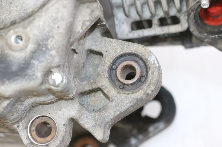 photo de MOTOR PEUGEOT VIVACITY NEW 4T 50 (2008 - 2017) - Detalles de los puntos de fijación