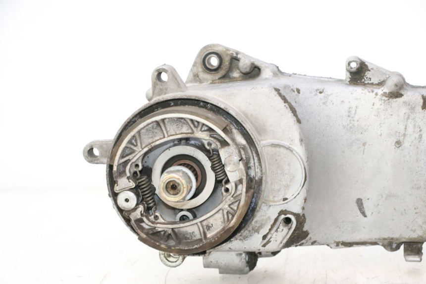 photo de MOTOR PEUGEOT VIVACITY 50 (2004 - 2009) - Enfoque en la estructura