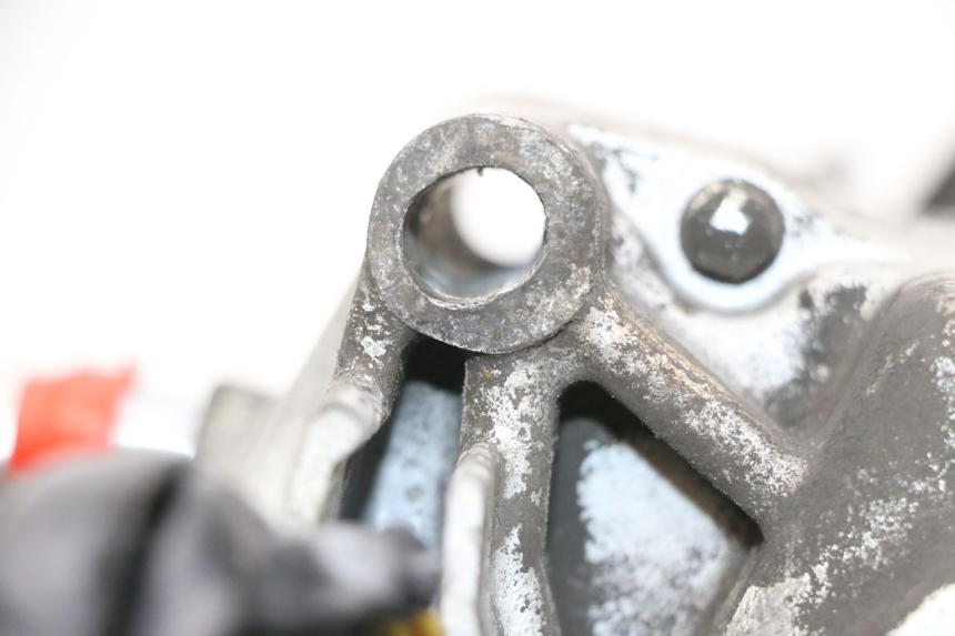 photo de MOTOR DAELIM VJ ROADWIN FI 125 (2008 - 2017) - Detalles de los puntos de fijación