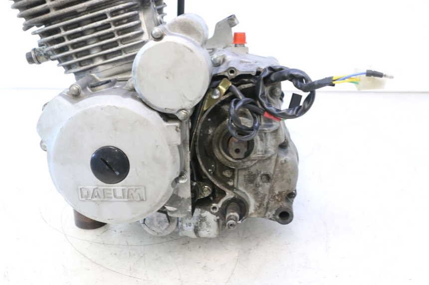 photo de MOTOR DAELIM VJ ROADWIN 125 (2004 - 2007) - Ángulo de visión alternativo