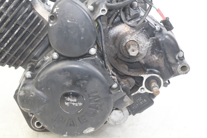 photo de MOTOR DAELIM VL DAYSTAR 125 (2000 - 2011) - Primer plano de alta resolución