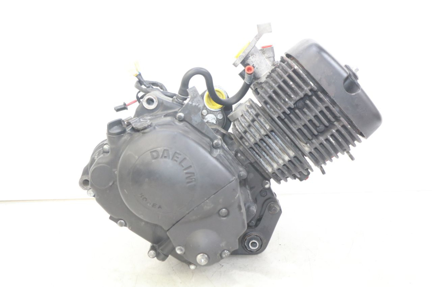 photo de MOTOR DAELIM VL DAYSTAR 125 (2000 - 2011) - Estado de la superficie y material