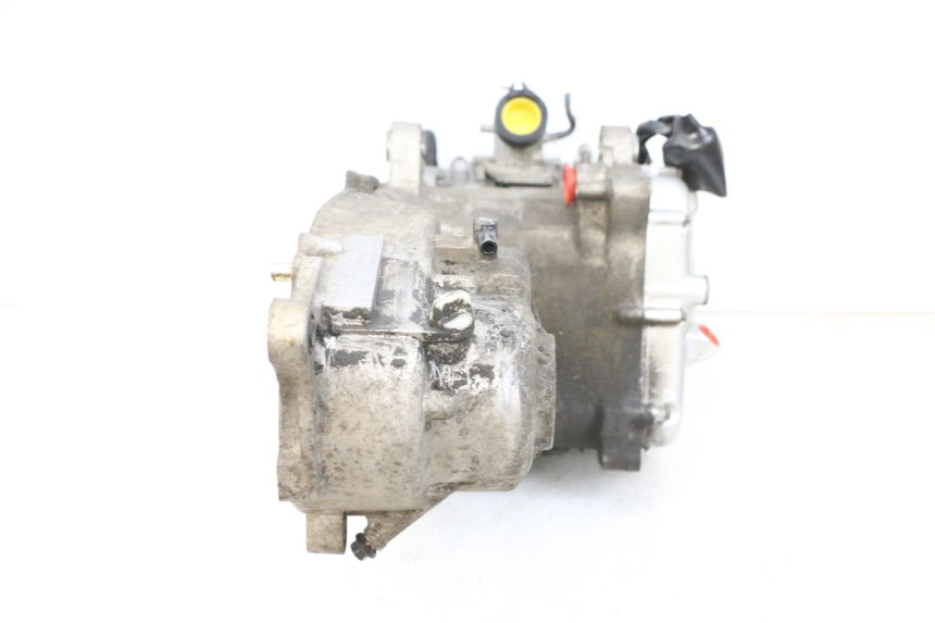 photo de MOTOR YAMAHA X-MAX XMAX 125 (2010 - 2013) - Detalles de los puntos de fijación