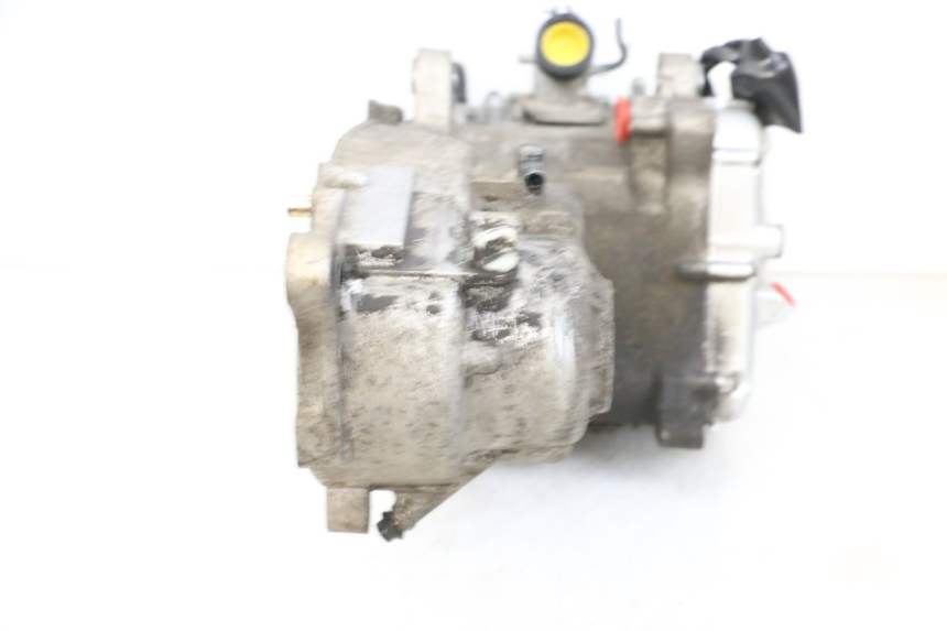 photo de MOTOR YAMAHA X-MAX XMAX 125 (2010 - 2013) - Estado de la superficie y material