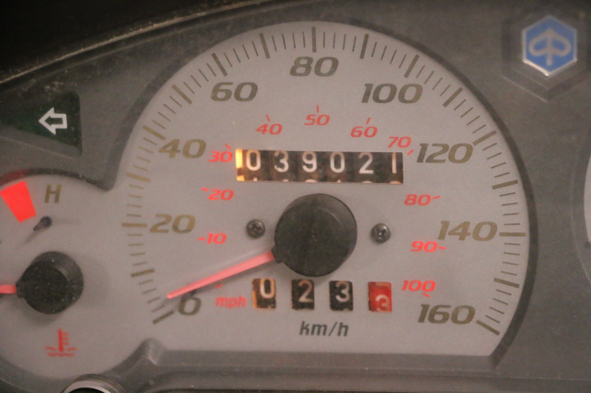 photo de MOTOR PIAGGIO X8 125 (2004 - 2007) - Vista general del producto