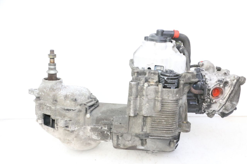 photo de MOTOR PIAGGIO X9 EVOLUTION 125 (2003 - 2007) - Primer plano técnico