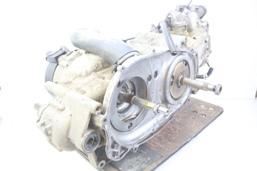 photo de MOTOR YAMAHA XP T-MAX TMAX ABS 500 (2004 - 2007) - Primer plano de alta resolución