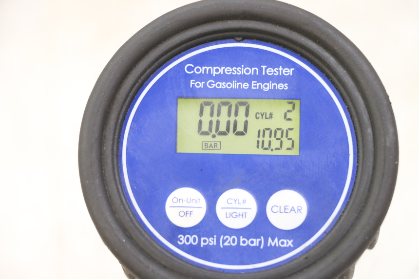 photo de MOTOR YAMAHA XVS DRAG STAR DRAGSTAR 650 (1997 - 2007) - Detalles de los puntos de fijación