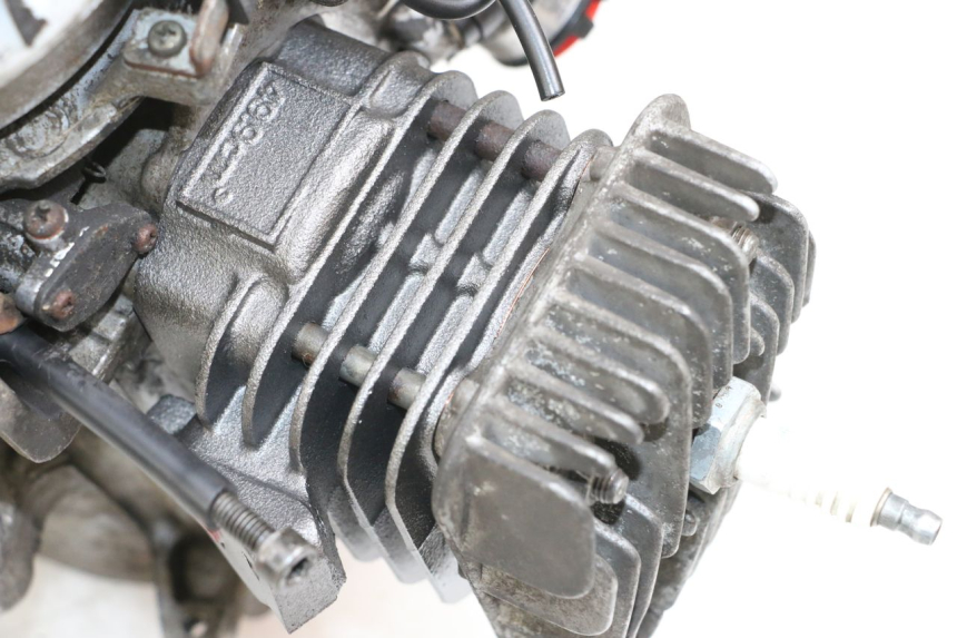 photo de MOTOR YAMAHA YN NEO'S 50 (1997 - 2004) - Detalles de los puntos de fijación