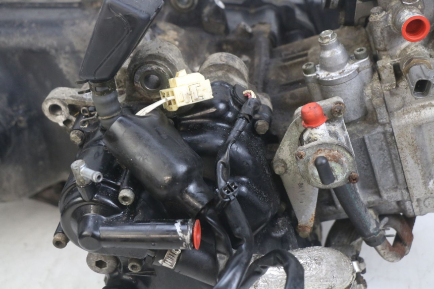 photo de MOTOR YAMAHA YP MAJESTY 400 (2004 - 2008) - Detalles de los puntos de fijación