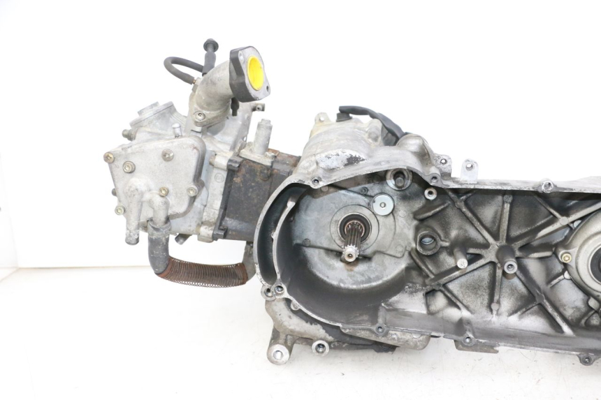 photo de MOTOR YAMAHA YP MAJESTY 125 (2002 - 2006) - Enfoque en la estructura